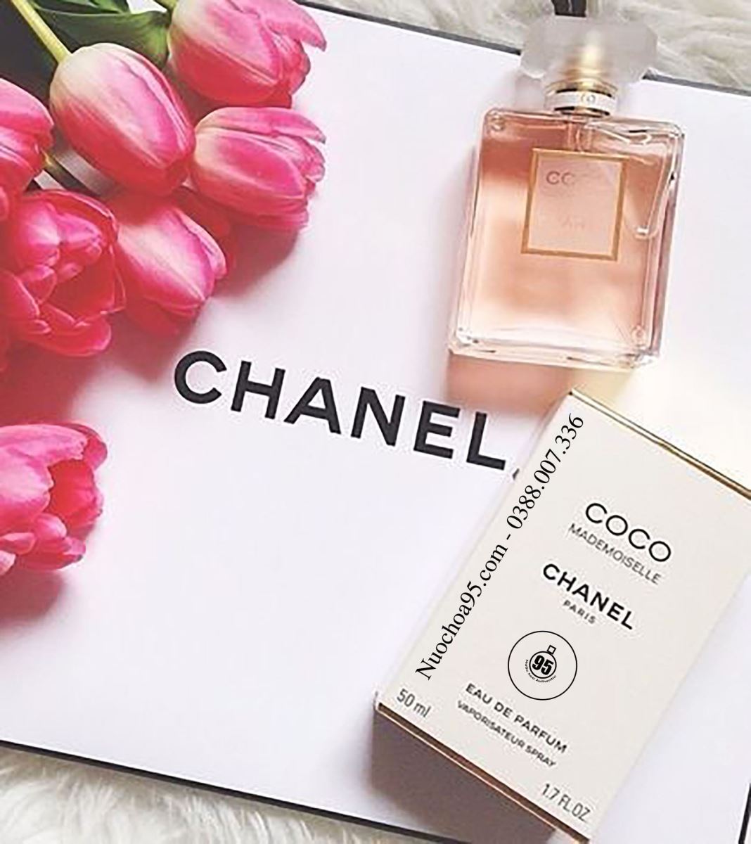 Nước hoa nhẹ nhàng giúp nữ nhân viên văn phòng tự tin hơn