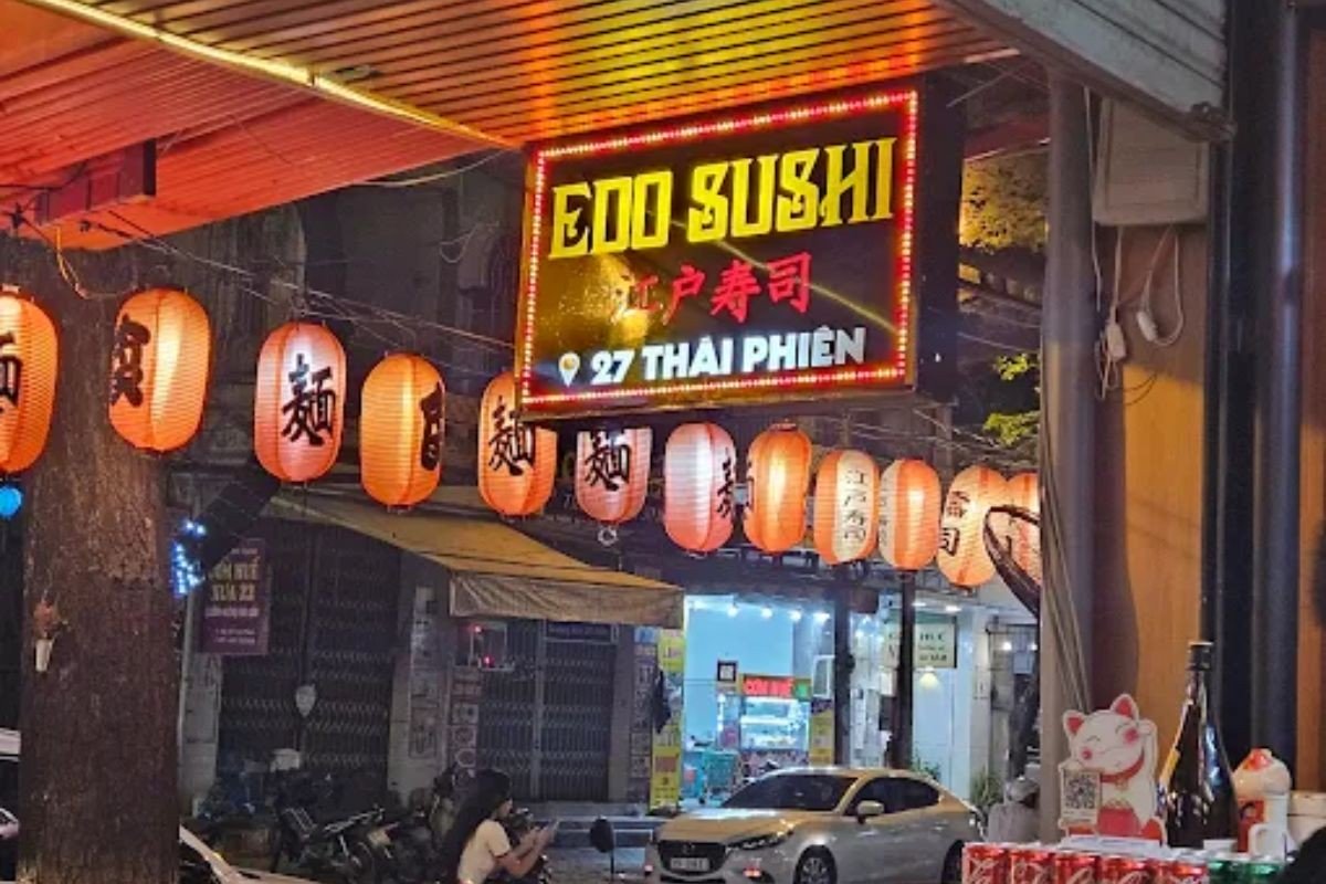 Tìm kiếm thông tin nhà hàng sushi trên mạng là bước đầu tiên