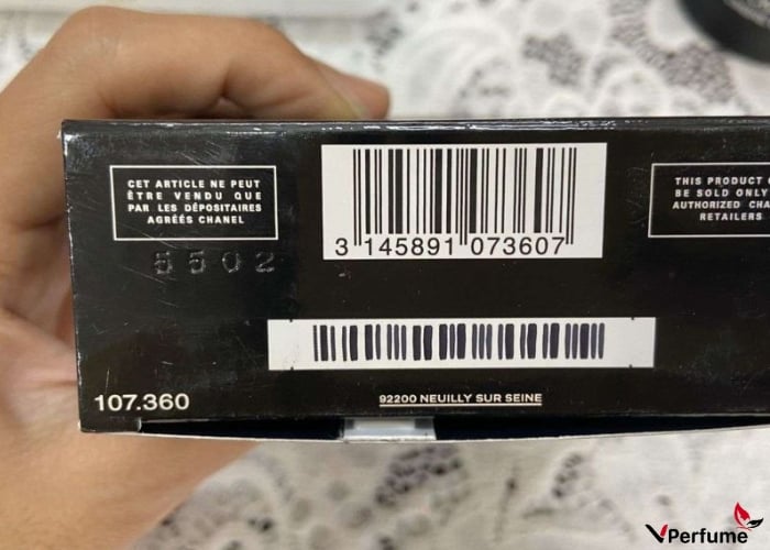 Kiểm tra mã vạch nước hoa bằng ứng dụng trên điện thoại