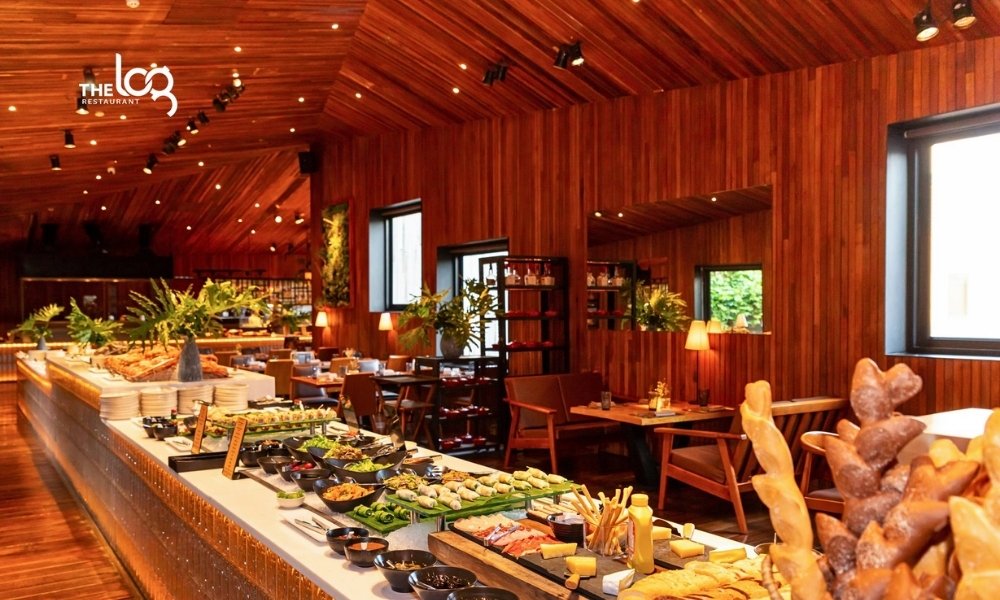 Không gian sang trọng tại một nhà hàng buffet 5 sao ở TPHCM