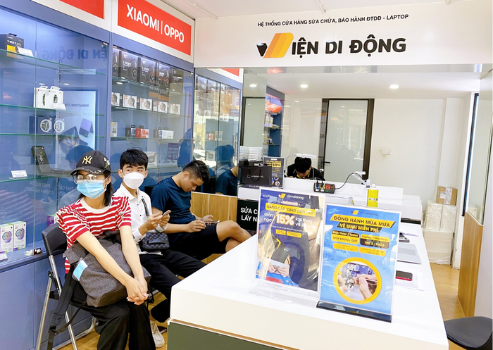 Khách hàng đánh giá dịch vụ sửa chữa điện thoại trên Google Maps