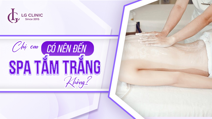 Khách hàng đang được tư vấn kỹ lưỡng về liệu trình tắm trắng phù hợp với loại da và nhu cầu cá nhân