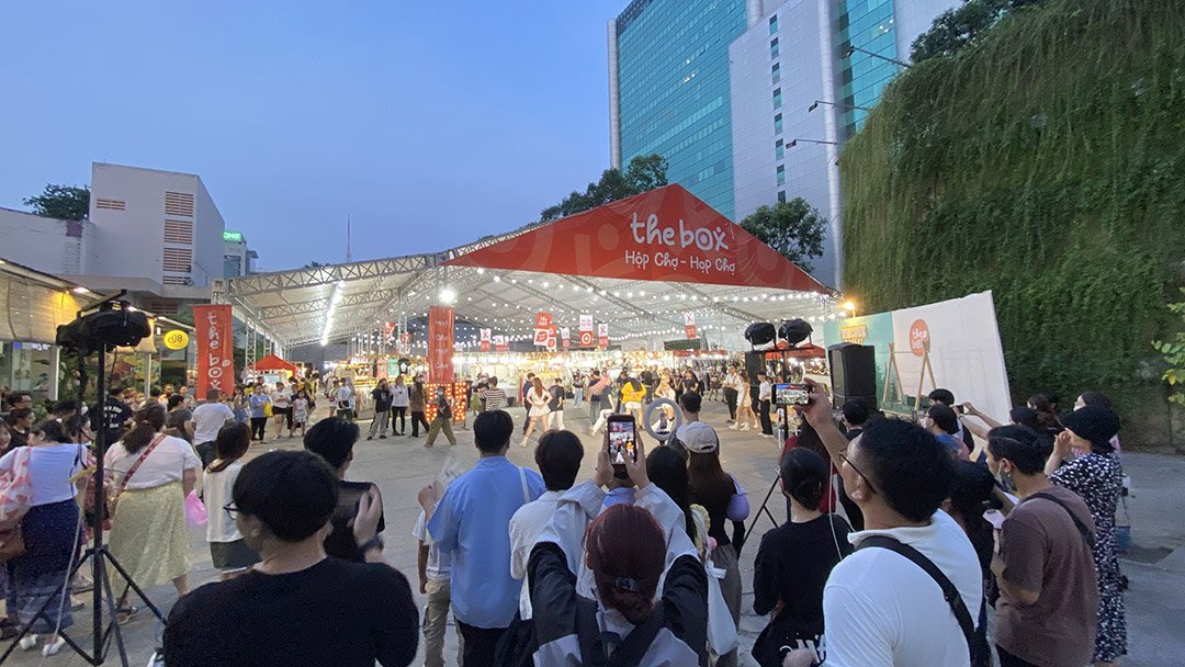 Hội chợ cuối tuần tại TPHCM luôn thu hút đông đảo người tham gia đặc biệt là giới trẻ