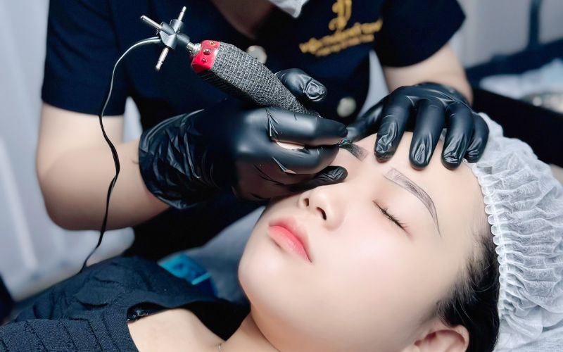 Kỹ thuật viên phun xăm đang tận dụng mạng xã hội để quảng bá tác phẩm và xây dựng thương hiệu cá nhân