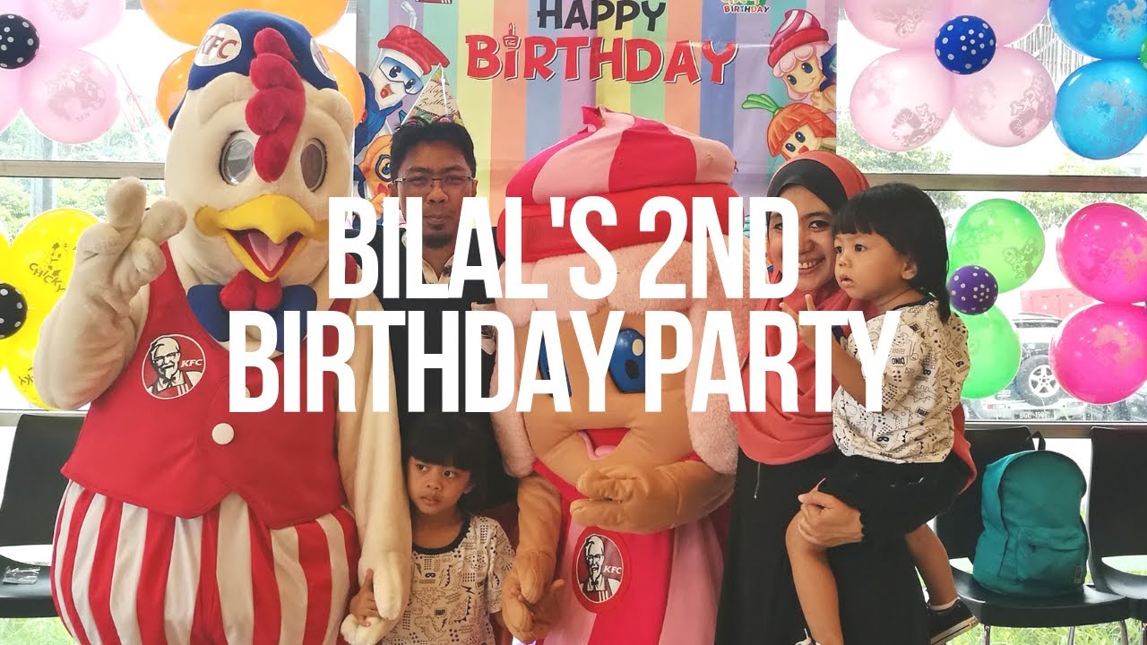 Tiệc sinh nhật tại KFC với trang trí bóng bay và bánh kem