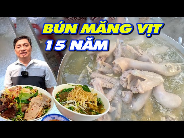 Tô bún măng vịt đầy đủ topping hấp dẫn