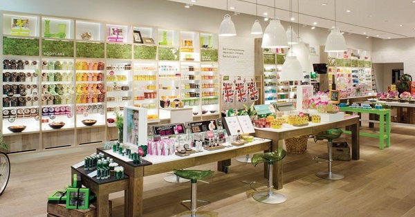 Các cửa hàng mỹ phẩm nội địa Trung Quốc ngày càng phổ biến đáp ứng nhu cầu trang điểm theo phong cách Douyin