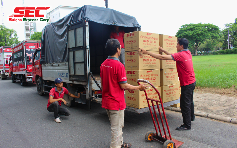 Xe tải Saigon Express chuyên nghiệp vận chuyển hàng hóa trong thành phố